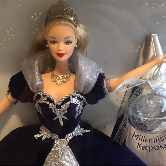 Mattel Millenium Barbie Vintage Released January 1999 - Picture 9 of 11